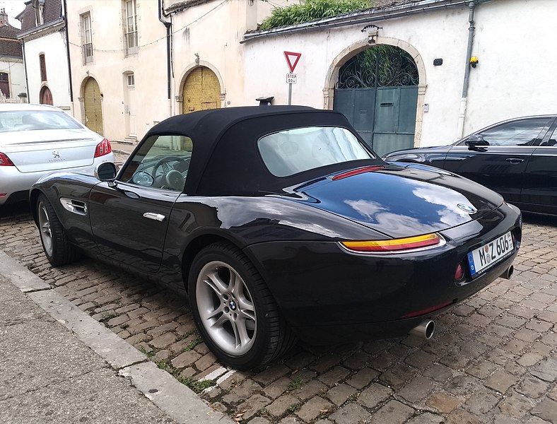 File:BMW Z8 (43628514772).jpg