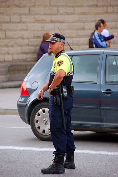 File:Barcelona Guàrdia UrbanmTraffic Cop.jpg