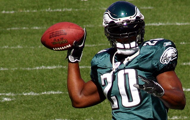 Dawkins before a 2007 Eagles game