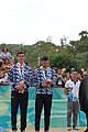 Deutsch: Beachvolleyball bei den Olympischen Jugendspielen 2018; Tag 11, 17. Oktober 2018; Jungen, Medaillenzeremonie - Gold: Schweden (David Åhman & Jonatan Hellvig), Silber: Niederlande (Matthew Immers & Yorick de Groot), Bronze: Argentinien (Bautista Amieva & Mauro Zelayeta) English: Beach volleyball at the 2018 Summer Youth Olympics at 17 October 2018 – Boys Victory ceremony - Gold: Sweden (David Åhman & Jonatan Hellvig), Silver: Netherlands (Matthew Immers & Yorick de Groot), Bronze: Argentina (Bautista Amieva & Mauro Zelayeta)