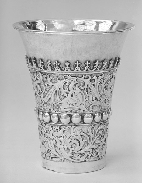 File:Beaker on stand MET 166035.jpg