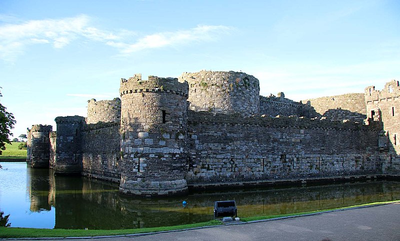File:Beaumaris Castle - geograph.org.uk - 4736598.jpg