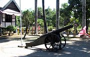 متحف ومدفع في قلعة سامبا أوبو