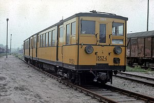 AIU-bil i Berlin-Schöneweide togstation