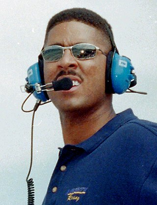 <span class="mw-page-title-main">Brad Daugherty (basketball)</span> American basketball player (born 1965)