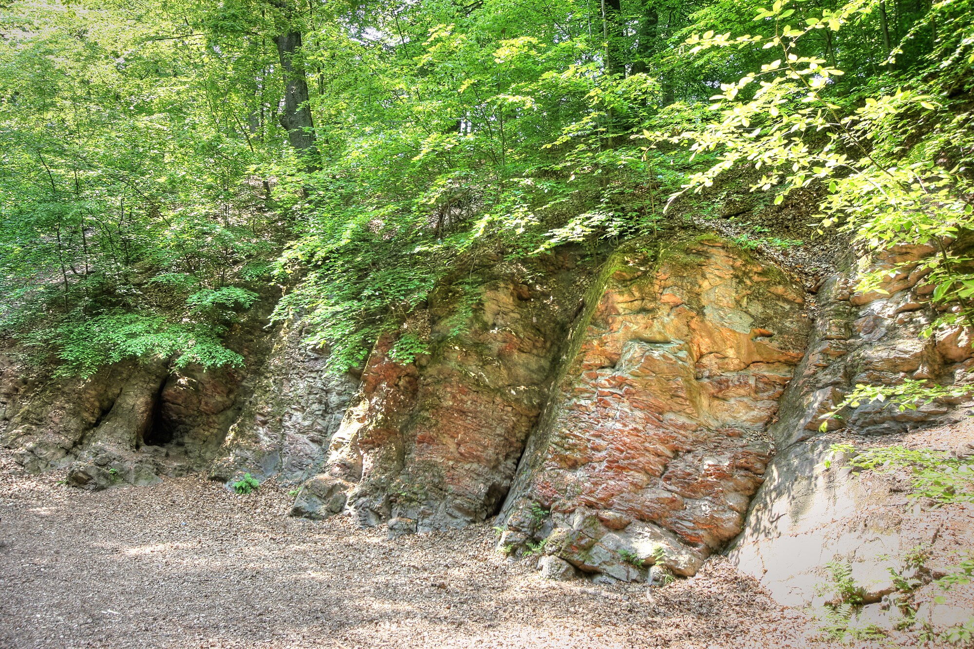 Глубокая узкая долина 6. Зульцбах (Саар). Пылающая гора Саарланд.