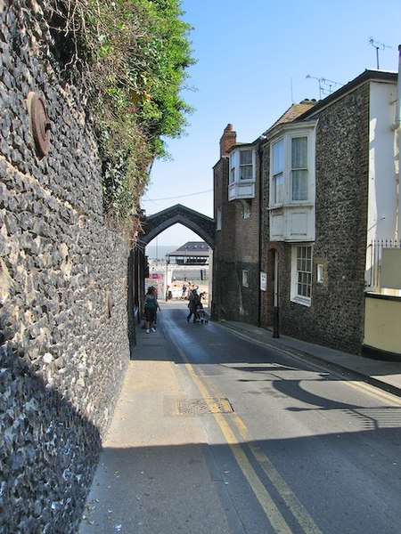 File:Broadstairs - geograph.org.uk - 527050.jpg