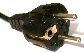 Hybrid CEE 7/7 plug