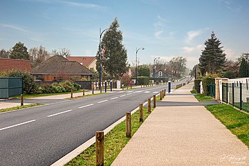 La rue menant à Sainte-Cécile-Plage.