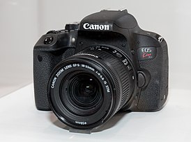Canon EOS Kiss X9i front-left 2017 CP+.jpg