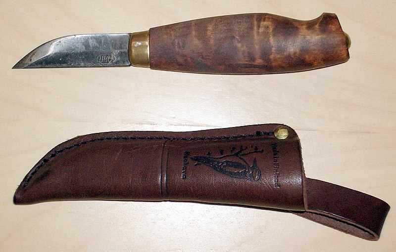 File:Carbon steel knife.jpg