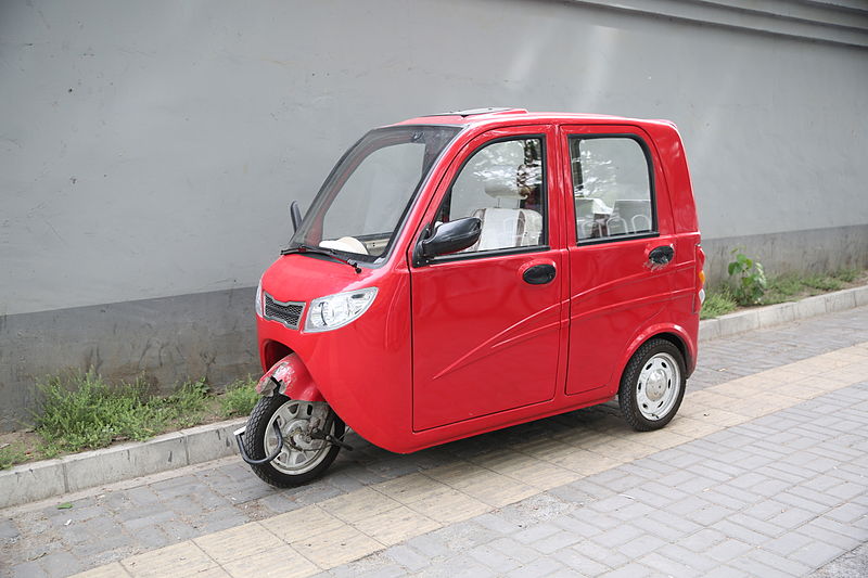 File:Carlike motor-rickshaw.jpg