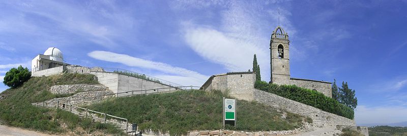 File:Castelltallat, panoràmica de l'església a l'observatori - panoramio.jpg