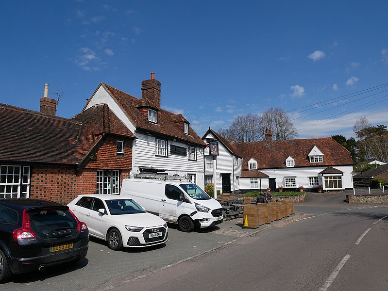 File:Church Road, Chelsfield (01).jpg