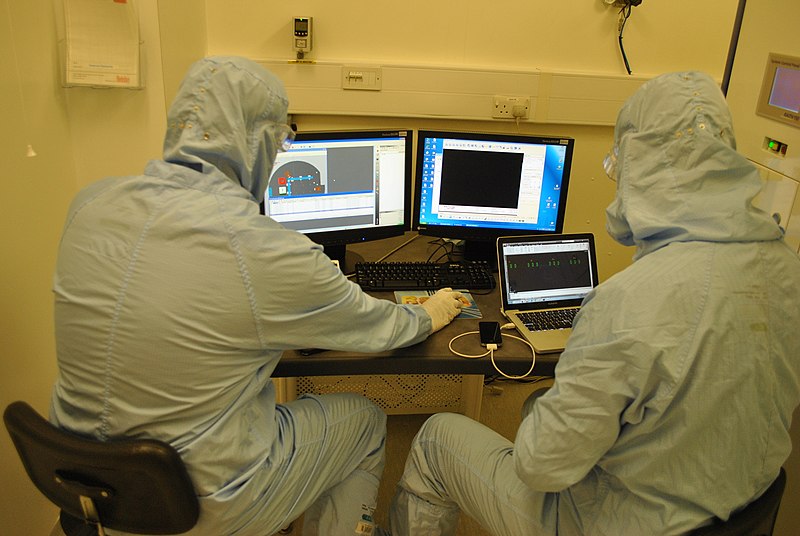 File:Cleanroom - photolithography lab (9150584128).jpg