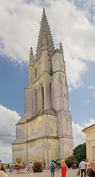 File:Clocher de l'église mololithe de Saint Emilion.jpg
