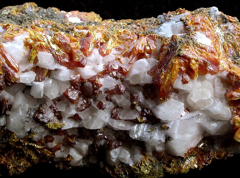 File:Close on Orpiment (28205862).jpg