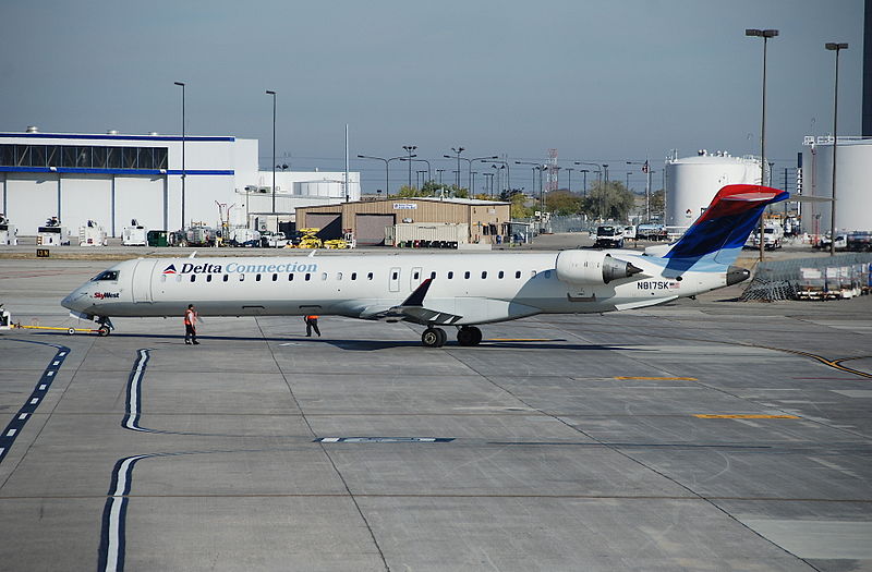 File:Delta Connection Canadair CRJ900; N817SK@SLC;09.10.2011 621cc (6300387182).jpg