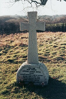 https://upload.wikimedia.org/wikipedia/commons/thumb/5/5d/Doyle_Arthur_Conan_grave.jpg/225px-Doyle_Arthur_Conan_grave.jpg