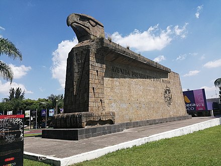 Monumental 2. Памятник в 2д. Памятник 2 Pak. Поселок Гюнешли Азербайджан памятник орла. Марка Южная Африка вудтрекер памятник 2.