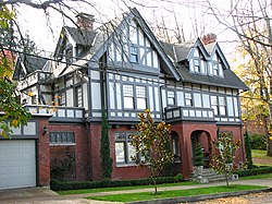 Episkopalny Bishopcroft - Portland Oregon.jpg