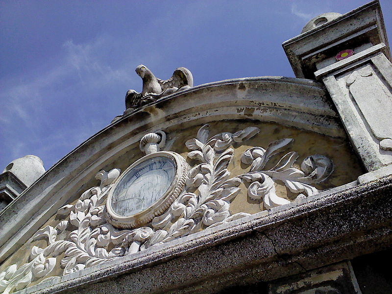 File:Erkan Chen Residence Gable.JPG