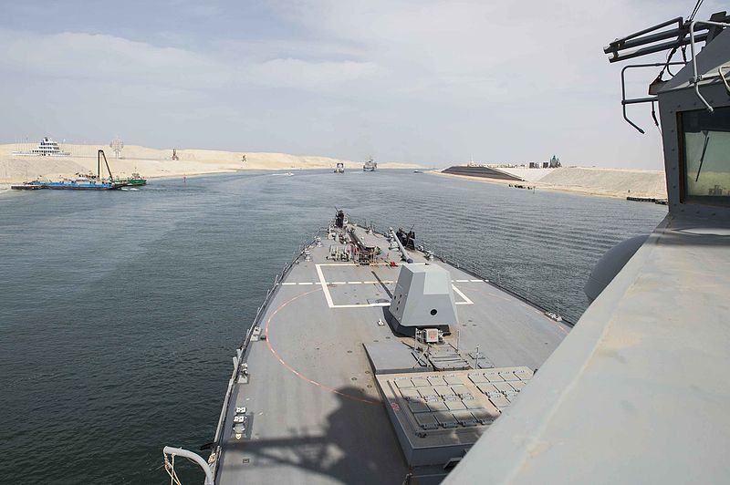 File:Farragut transits the Suez Canal 151013-N-VC236-003.jpg