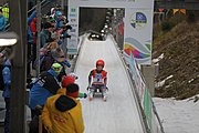 Deutsch: 2. und finaler Lauf der Juniorinnen bei den 33. FIL Juniorenweltmeisterschaften 2018 in Altenberg/Erzgebirge am 1. Februar 2018 (Namen der Abgebildeten in den Kategorien) English: 2nd and final run female juniors at the 2018 33th FIL Junior World Championships at Februar 1st alt Altenberg, Germany (names in categories)