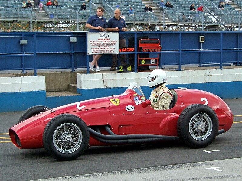 File:Ferrari 625 Donington pits.jpg