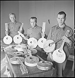 Finnish soldiers make mandolins in 1943