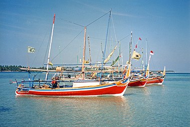 قایق‌های ماهیگیری در بندر اصلی Karimunjawa