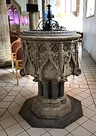 The Victorian baptismal font Font Greyfriars Church Reading.jpg