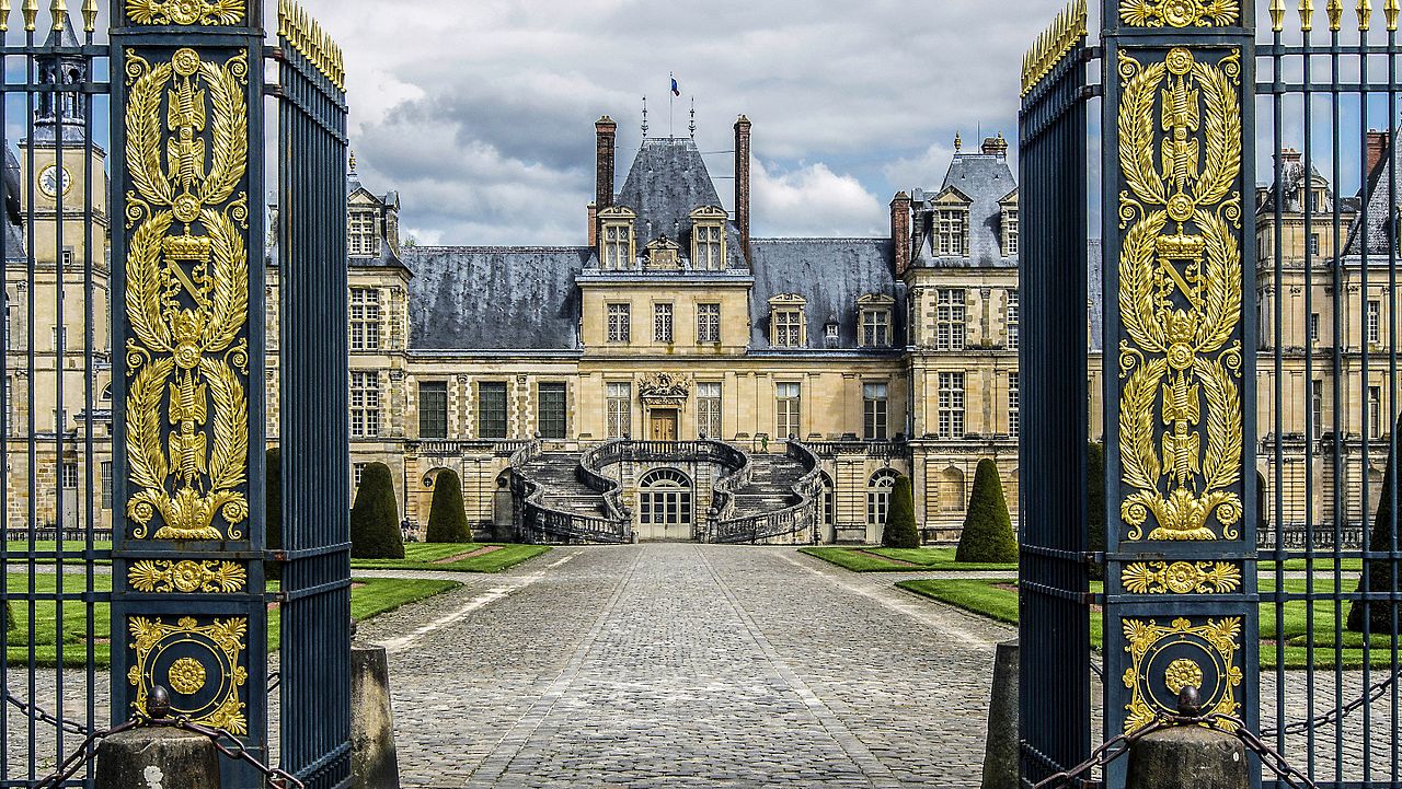 429 Chateau De Fontainebleau Stock Photos, High-Res Pictures, and