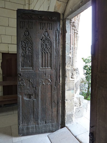 File:Fr Angers Chapel door.jpg