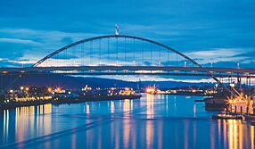 Brücke bei Sonnenuntergang