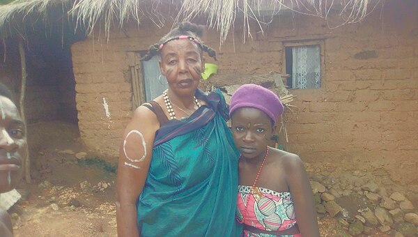 Fuliiru grandmother and her granddaughter, Lemera, Bafuliiru Chiefdom, Uvira Territory, South Kivu Province