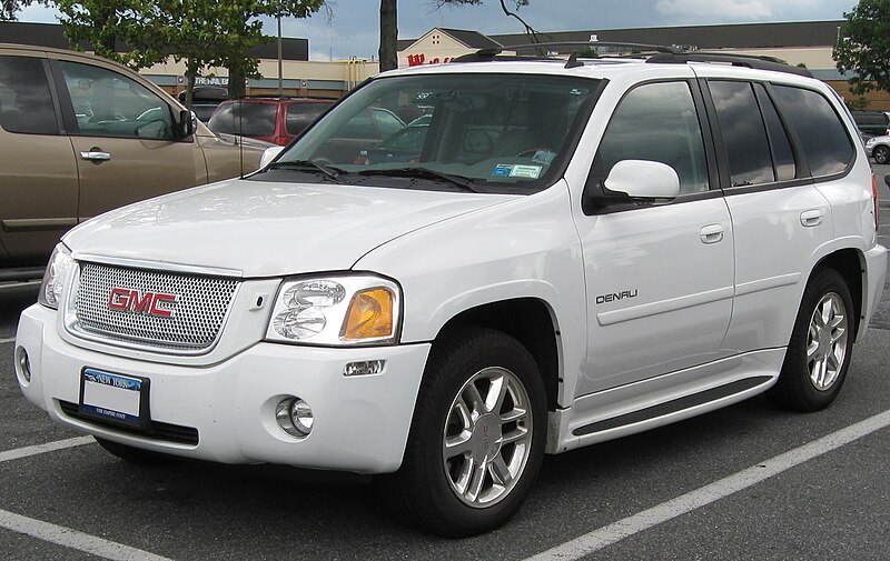 File:GMC Envoy Denali -- 08-21-2009.jpg