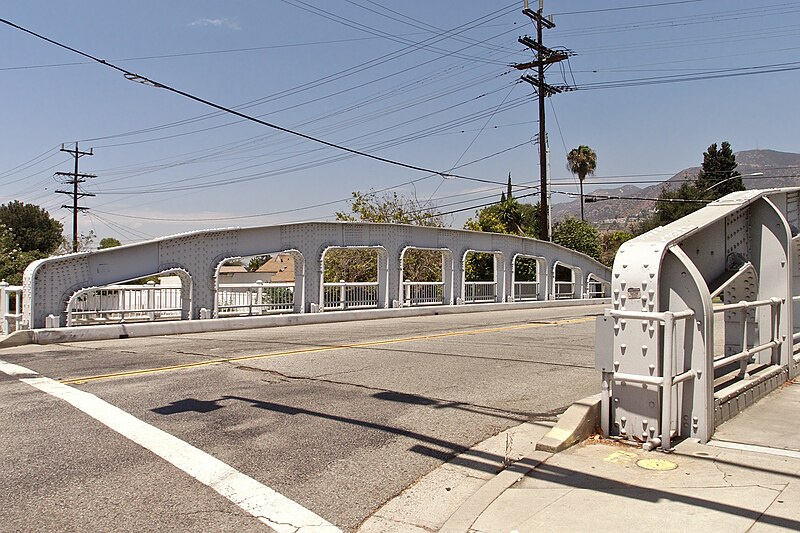 File:Geneva St Vierendeel bridge Glendale oblique view to southeast 2014.jpg