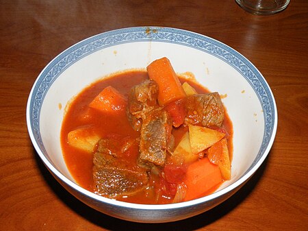 ไฟล์:Goulash_dish.jpg