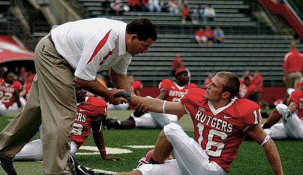 Schiano interacting with a player in 2006