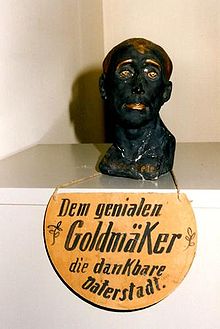 "To the genius gold-maker, his grateful home town": The bust to Kurschildgen installed in Hilden. Heinz Kurschildgen bust 1928.jpg