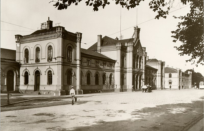 File:Helsingborgs Centralstation på 1910-talet (2).jpg