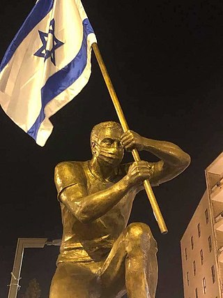 <span class="mw-page-title-main">Hero of Israel (statue)</span> Statue created by Israeli artist Itay Zalait