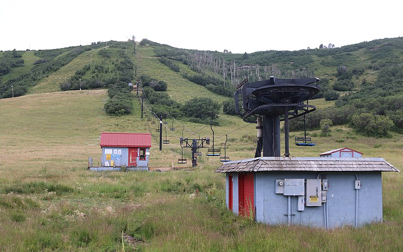 File:Hesperus Ski Area.JPG