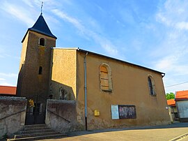 Църквата в Холакур