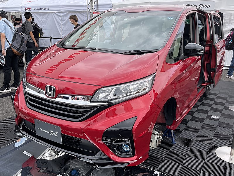 File:Honda FREED Modulo X (6BA-GB5) front.jpg