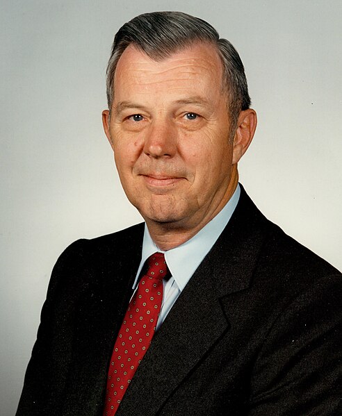 File:James B. Busey IV, FAA Administrator official portrait.jpg