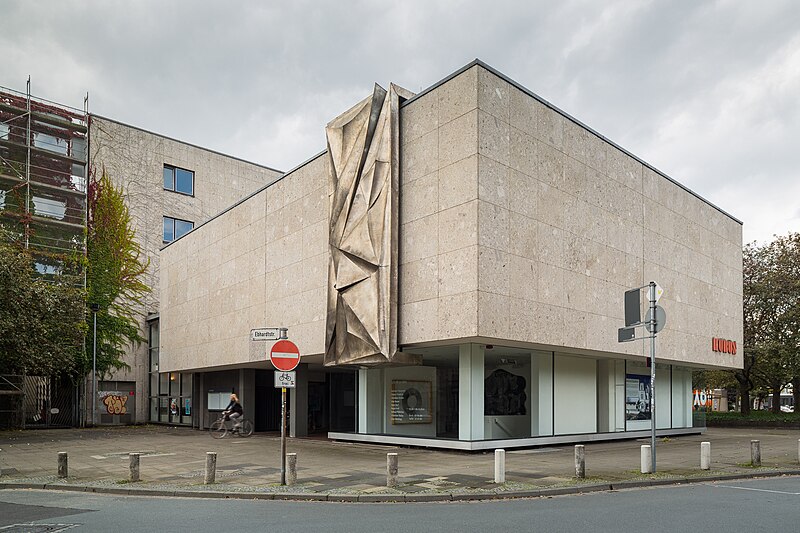 File:KUBUS art gallery Hanover Germany.jpg