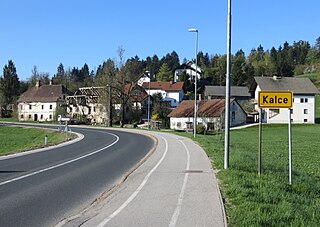 <span class="mw-page-title-main">Kalce, Logatec</span> Place in Inner Carniola, Slovenia