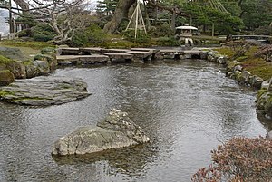 Kenrokuen-Kanazawa-garden-01-2006-03-05.JPG